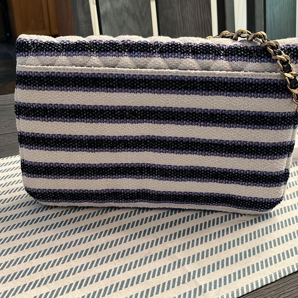 Worth Vintage striped handbag with chain and warranty card.  Mint condition - Picture 2 of 3